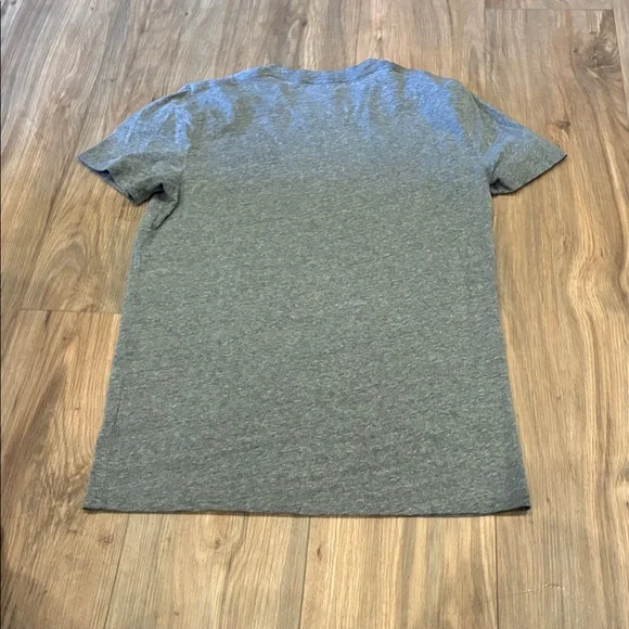 HOLLISTER BOYS GRAY TEE-SHIRT SIZE SMALL - Picture 3 of 4